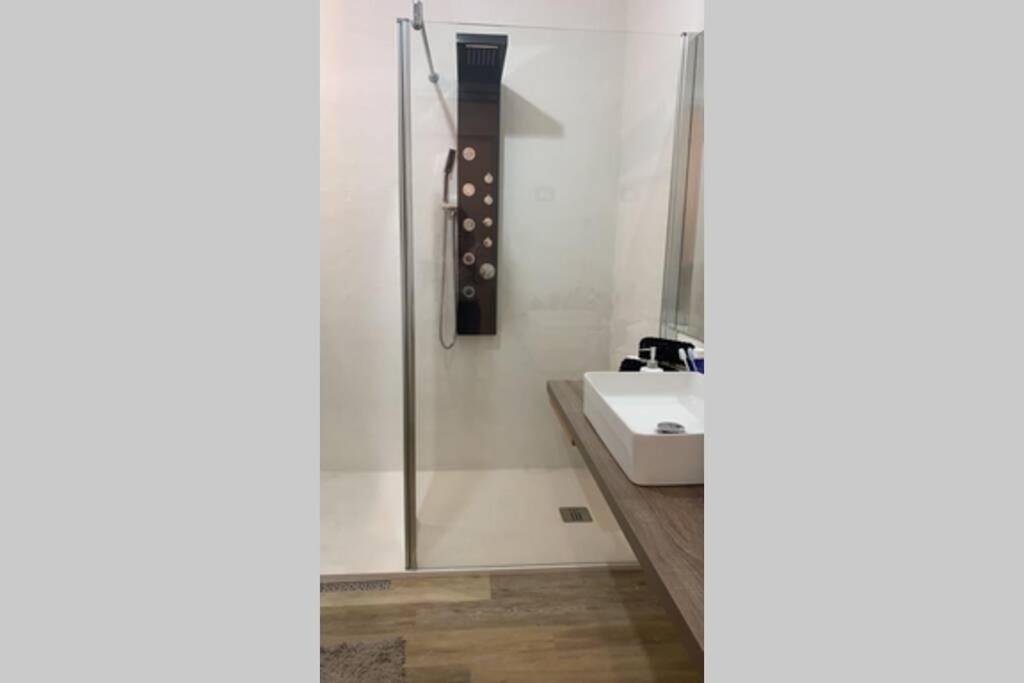 Delle Palme Rooms Elegante Monolocale In Centro Palermo Dış mekan fotoğraf