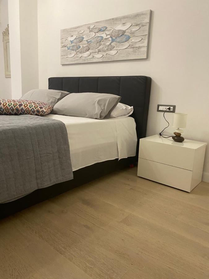 Delle Palme Rooms Elegante Monolocale In Centro Palermo Dış mekan fotoğraf