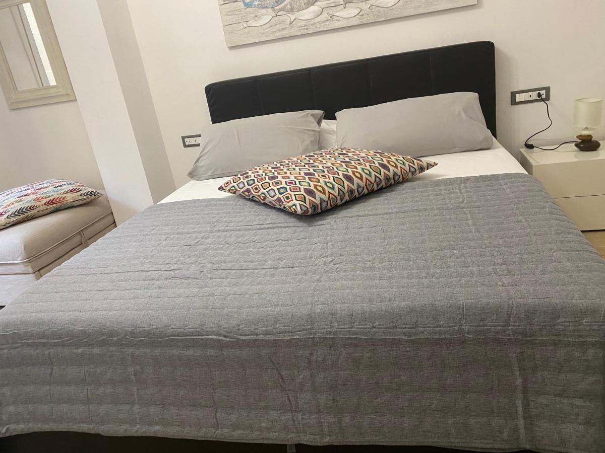 Delle Palme Rooms Elegante Monolocale In Centro Palermo Dış mekan fotoğraf