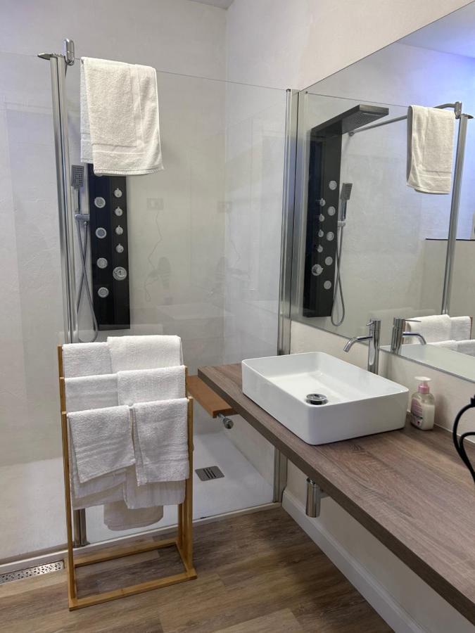 Delle Palme Rooms Elegante Monolocale In Centro Palermo Dış mekan fotoğraf